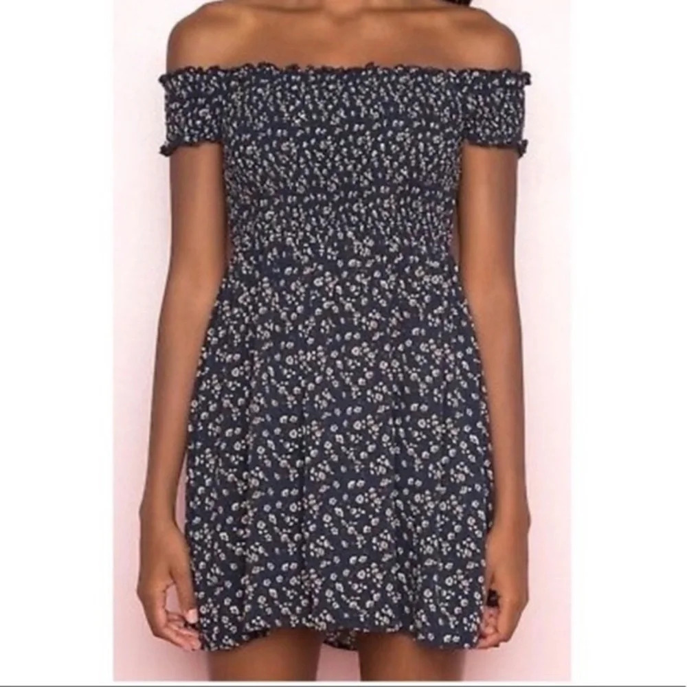 Brandy Melville Navy Floral Dress - Picture 5 of 5